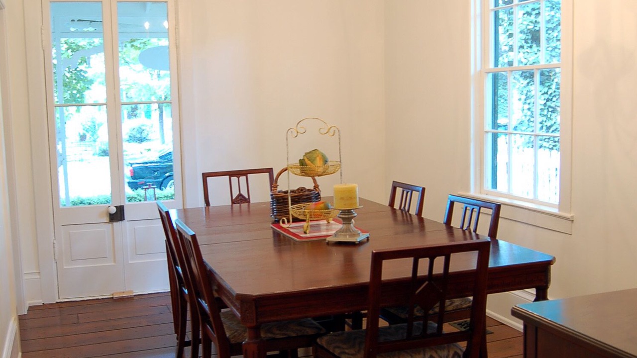 Photo of Livingroom in Old Town Historic District