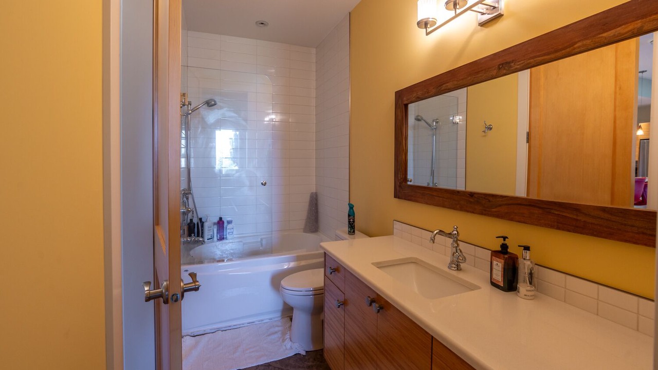 Photo of Bathroom in Okanagan-Similkameen