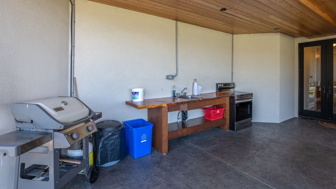 Photo of Kitchen in Okanagan-Similkameen