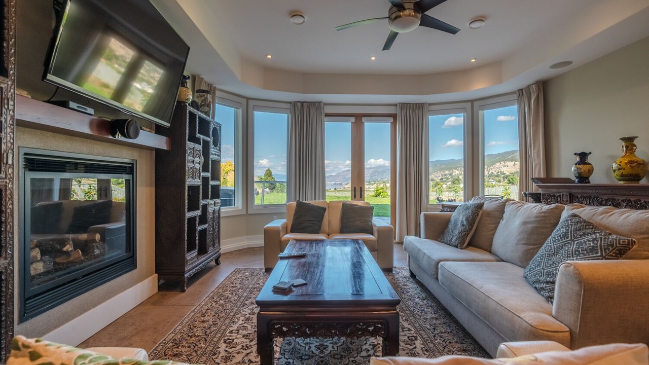Photo of Livingroom in Okanagan-Similkameen