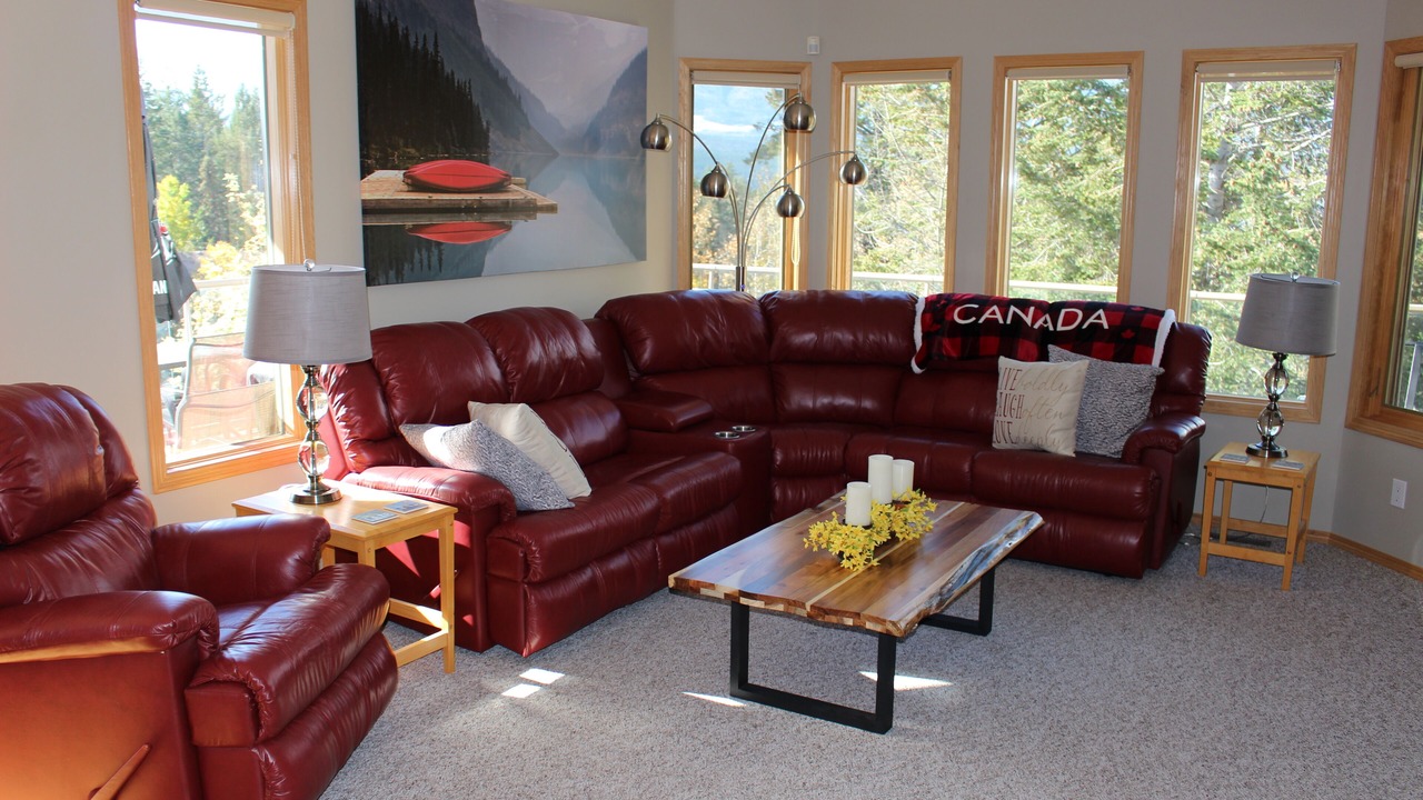 Photo of Livingroom in East Kootenay