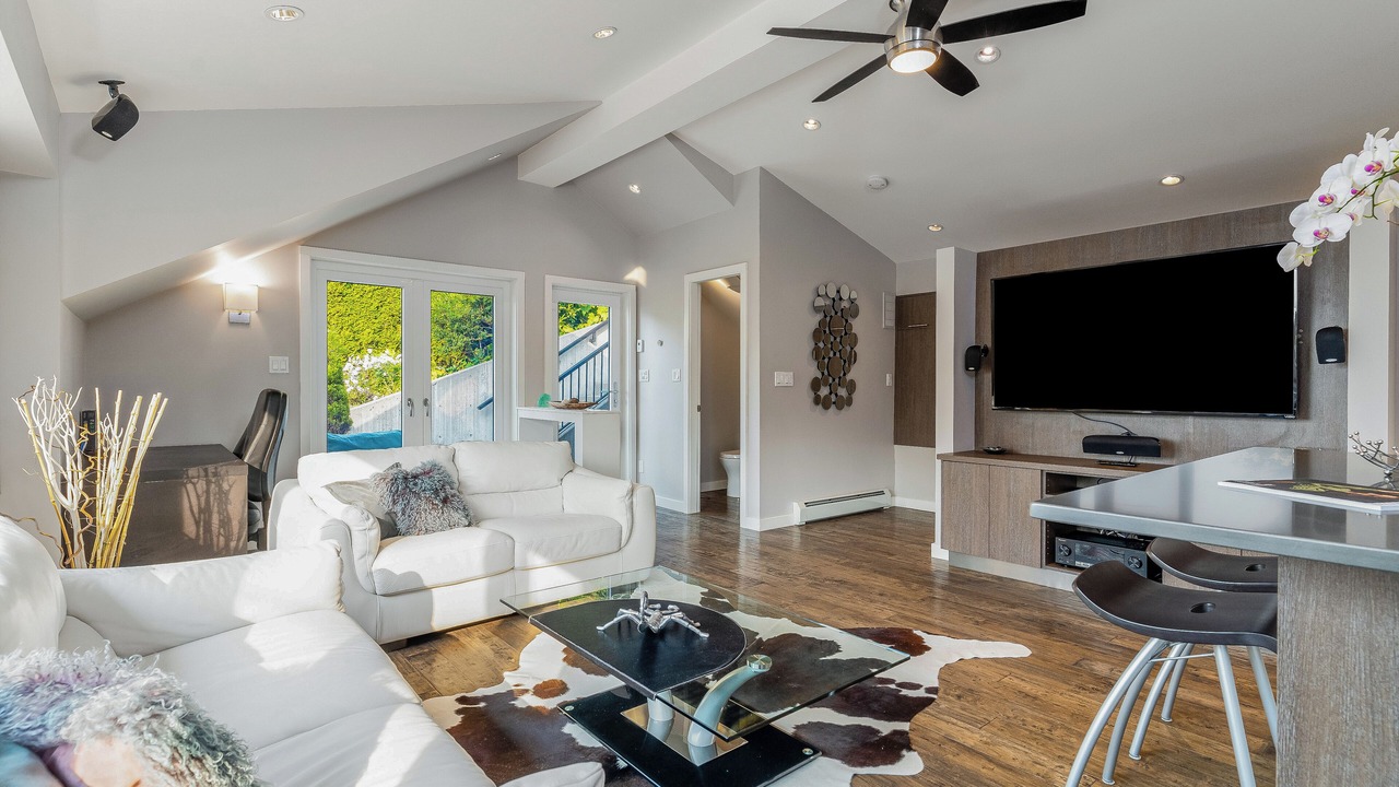 Photo of Livingroom in Upper Lonsdale