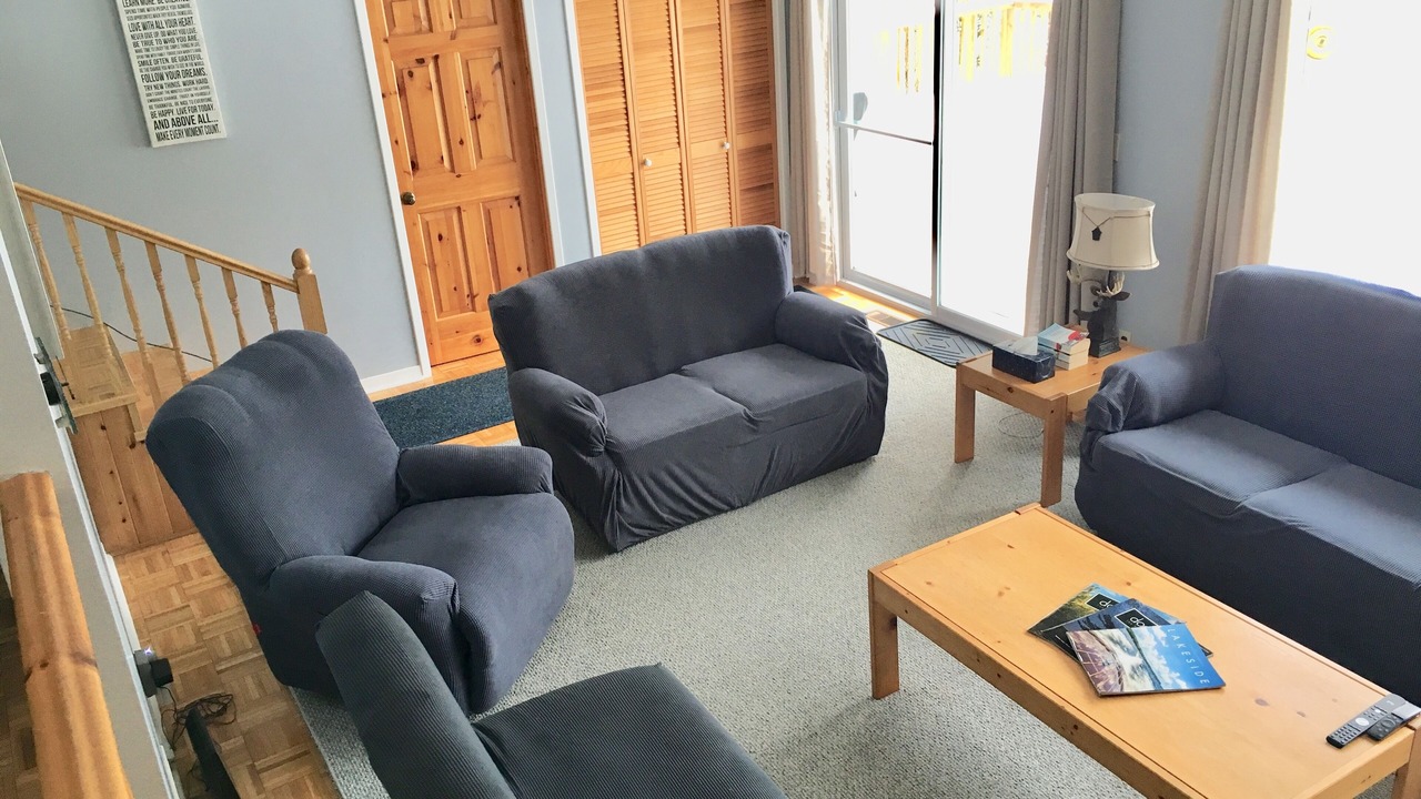 Photo of Livingroom in Lake of Bays