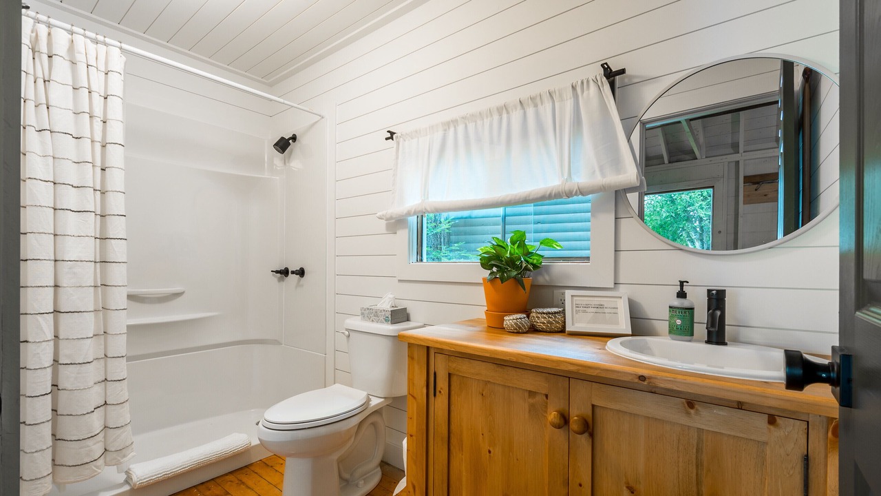 Photo of Bathroom in Algonquin Highlands