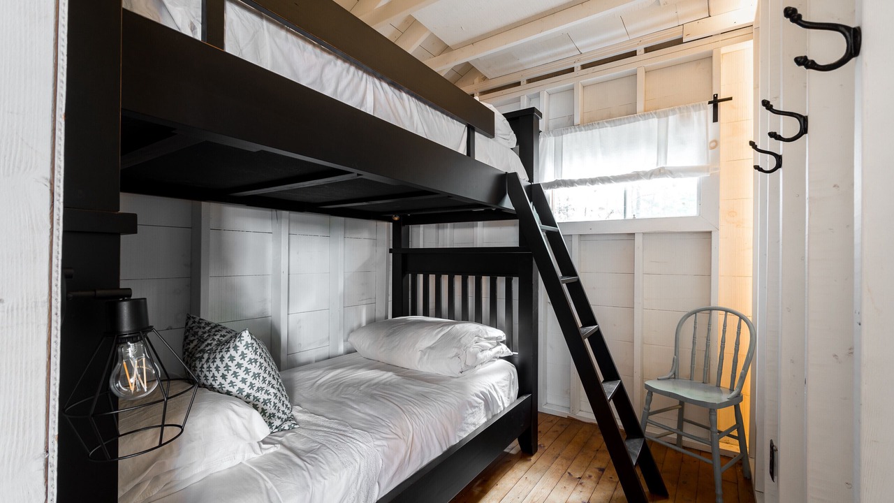 Photo of Bedroom in Algonquin Highlands