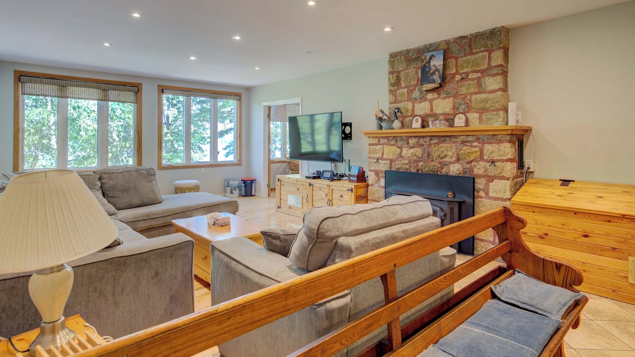 Photo of Livingroom in Rideau Lakes