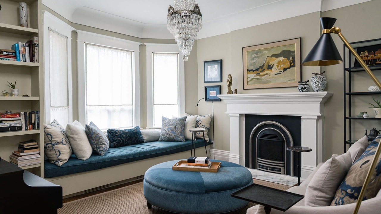 Photo of Livingroom in High Park-Swansea
