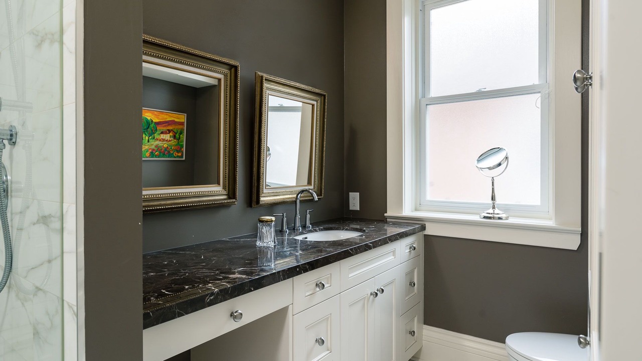 Photo of Bathroom in High Park-Swansea