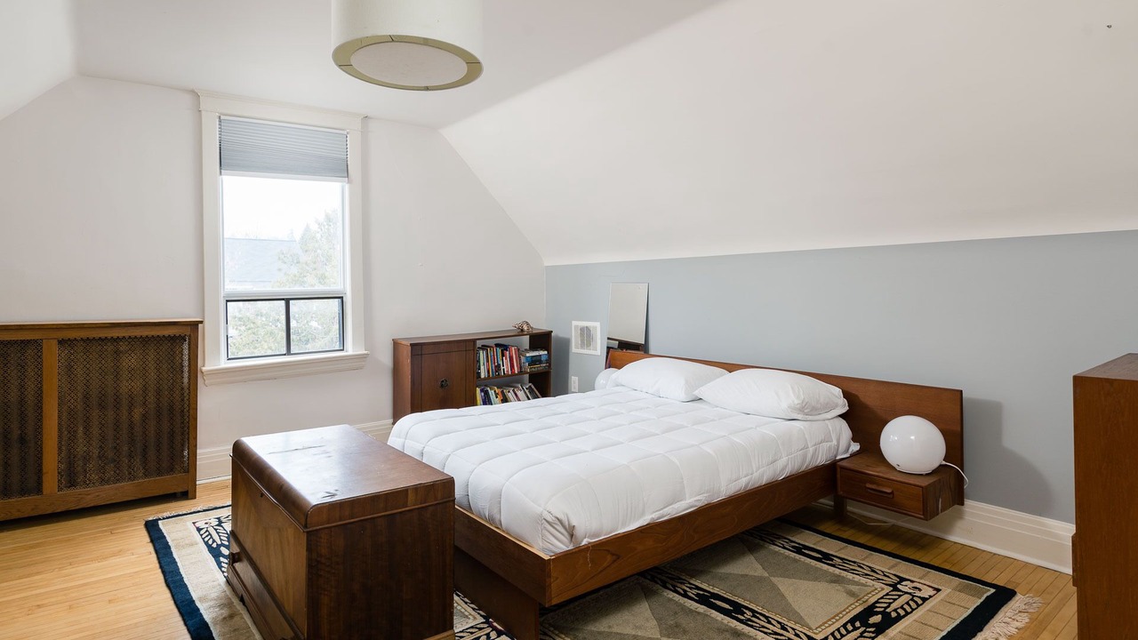 Photo of Bedroom in High Park-Swansea