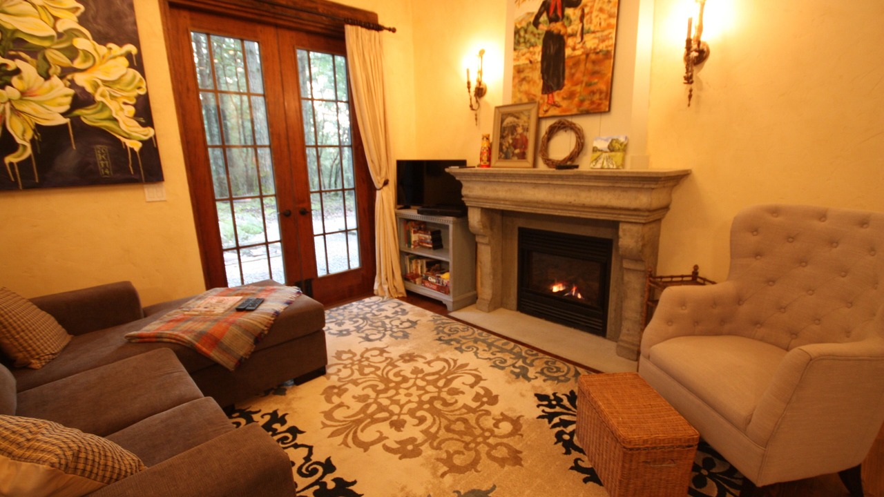 Photo of Livingroom in Saanich