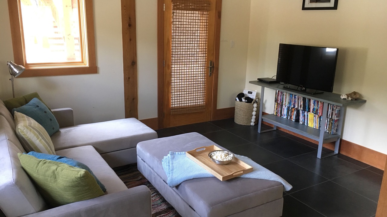 Photo of Livingroom in Juan de Fuca Electoral Area