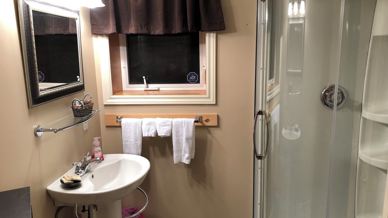 Photo of Bathroom in Bonne Bay Pond