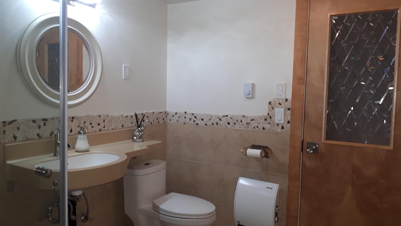Photo of Bathroom in Metchosin