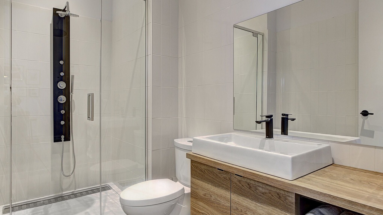 Photo of Bathroom in Pointe-Saint-Charles