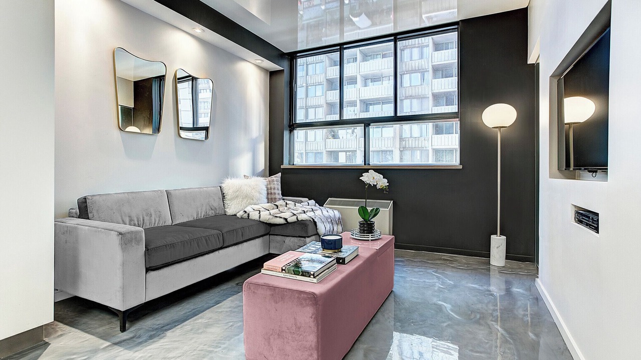 Photo of Livingroom in Shaughnessy Village