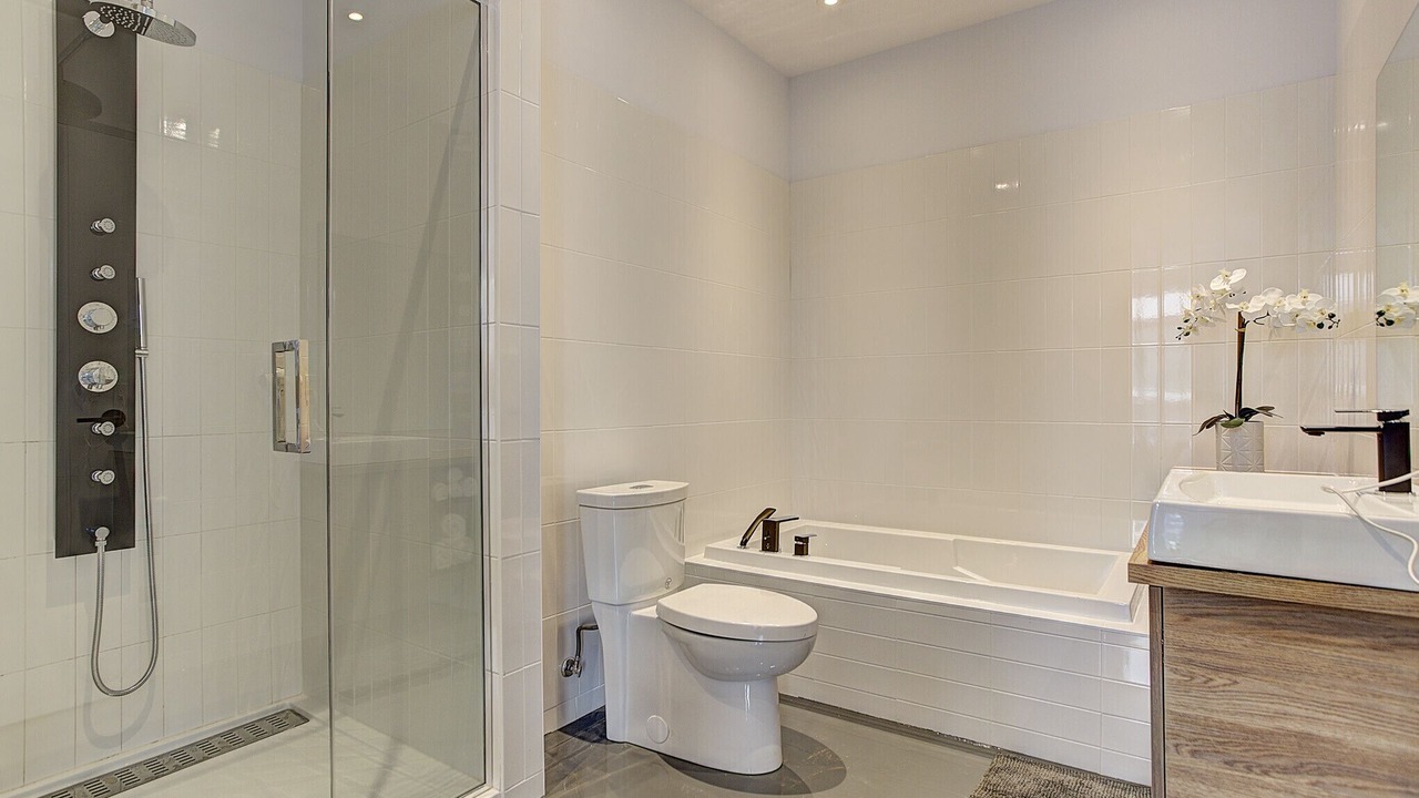 Photo of Bathroom in Pointe-Saint-Charles
