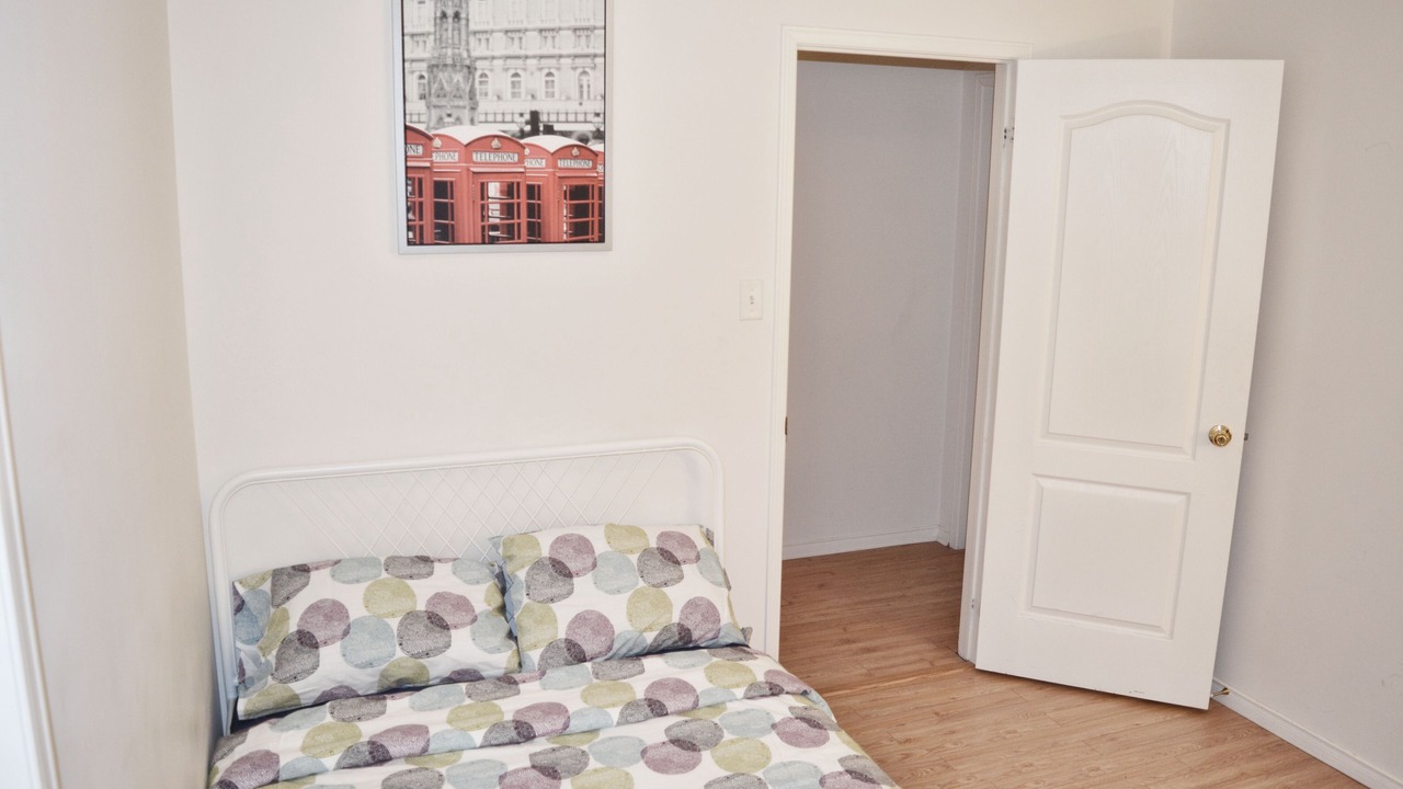 Photo of Bedroom in Village at York University