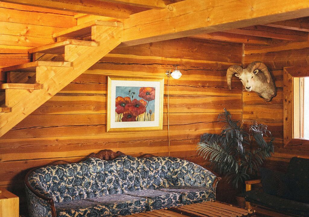 Photo of Livingroom in Salmon Arm