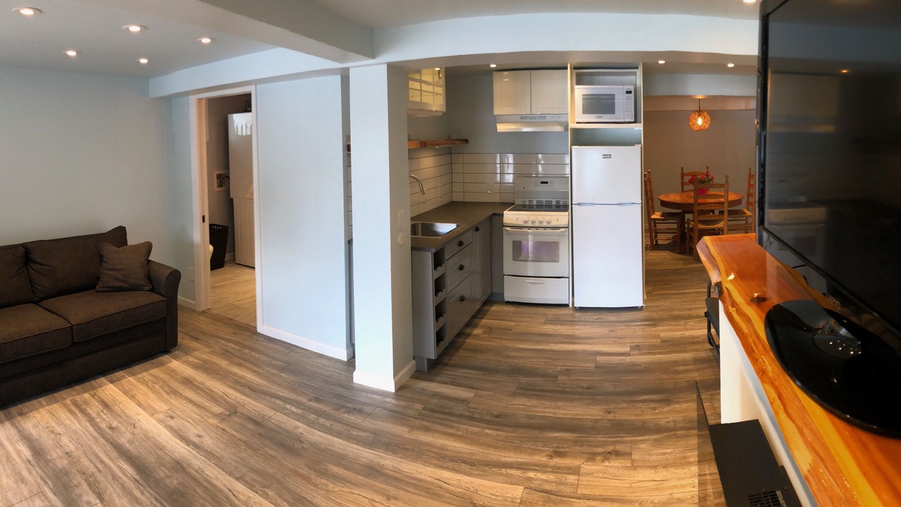 Photo of Livingroom in Youbou