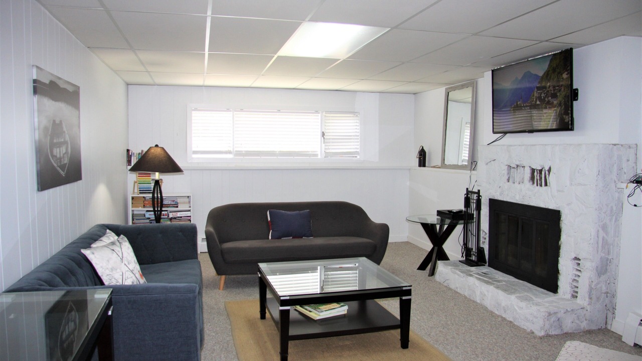 Photo of Livingroom in Swansea Point