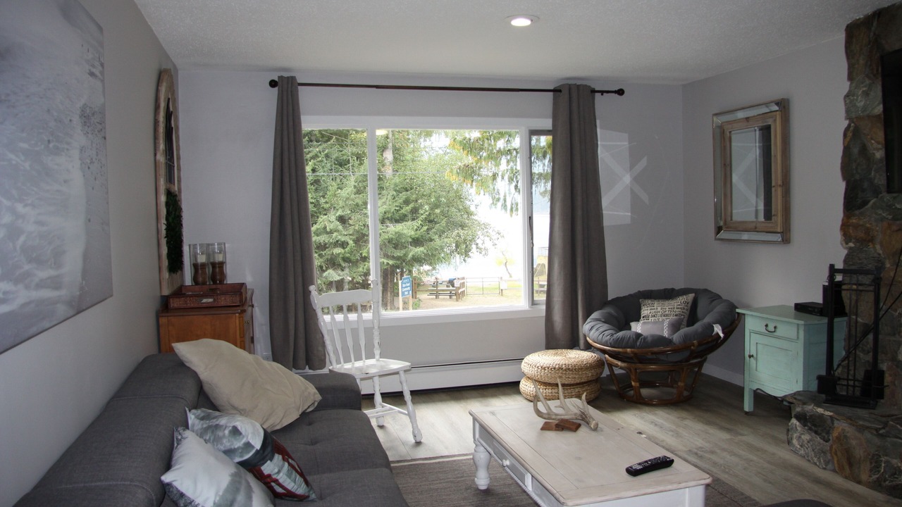 Photo of Livingroom in Swansea Point