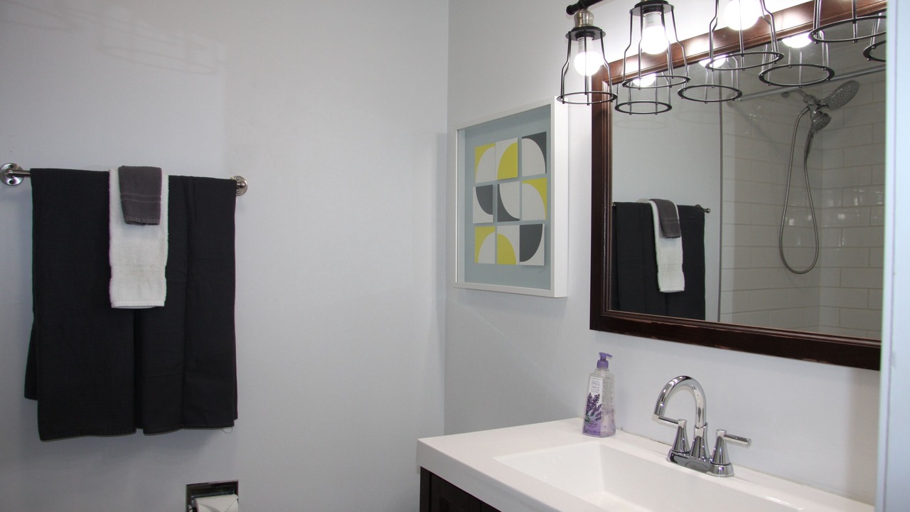 Photo of Bathroom in Swansea Point