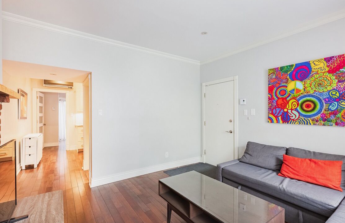 Photo of Livingroom in Shaughnessy Village