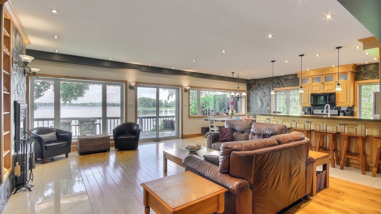 Photo of Livingroom in Pincourt