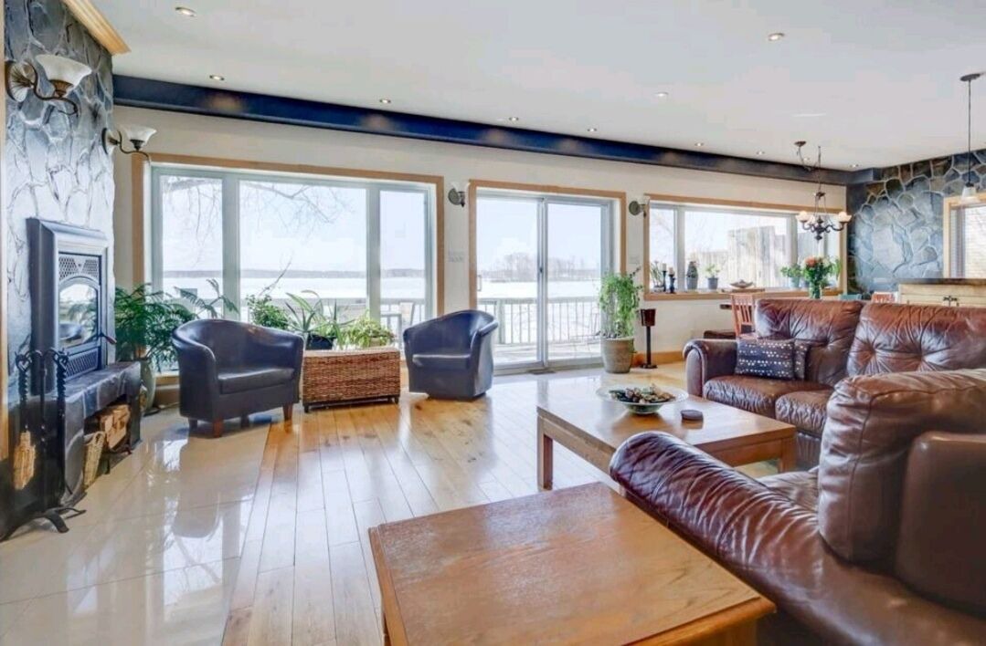 Photo of Livingroom in Pincourt