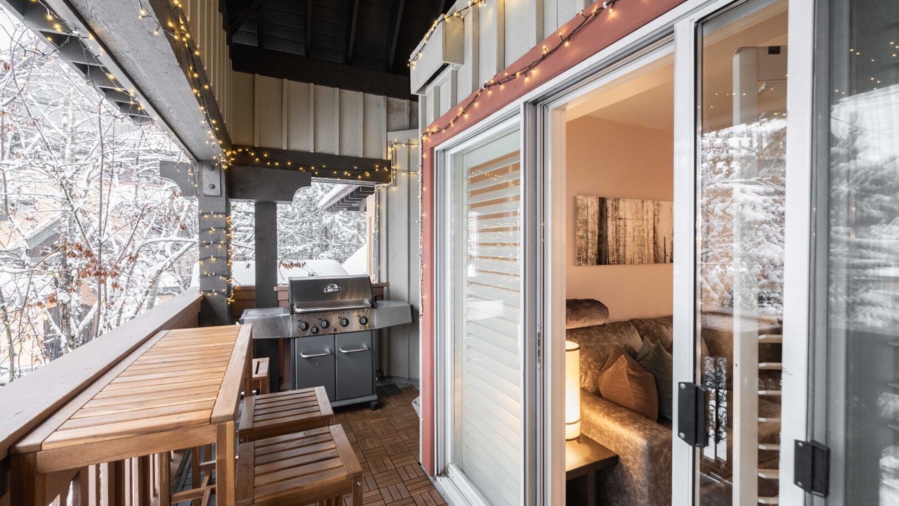 Photo of Patio Balcony in Whistler Cay Heights