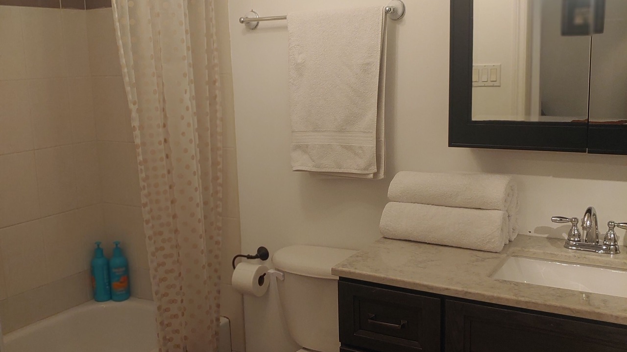 Photo of Bathroom in Saint-Leonard
