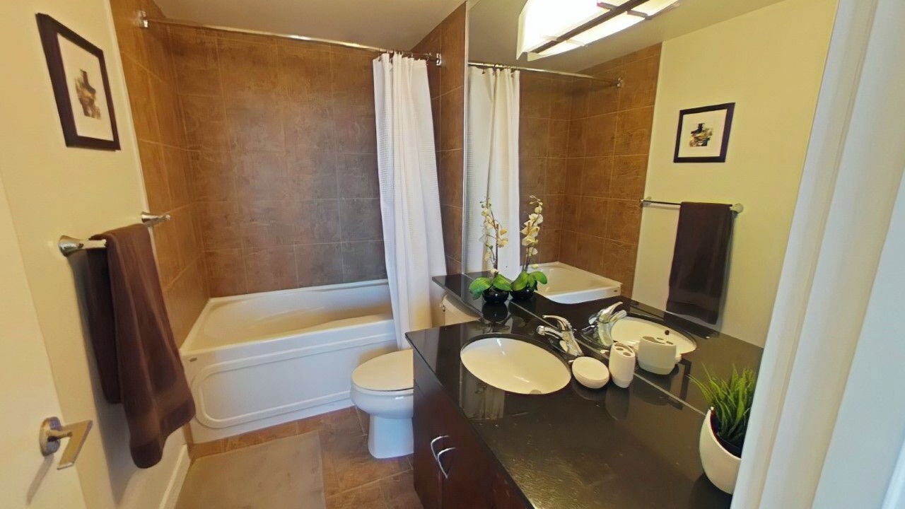 Photo of Bathroom in Haysboro