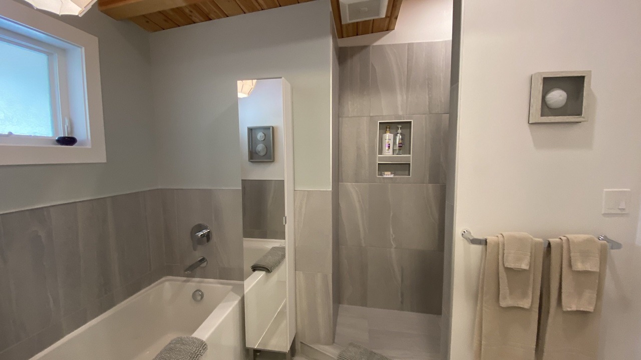 Photo of Bathroom in Courtenay
