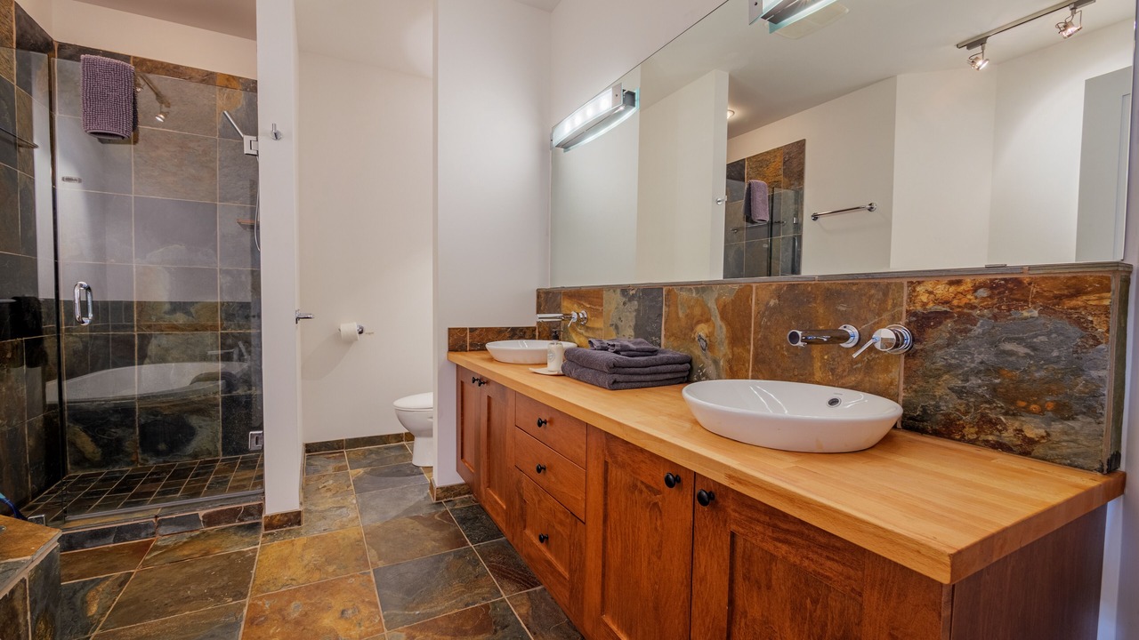Photo of Bathroom in Ucluelet