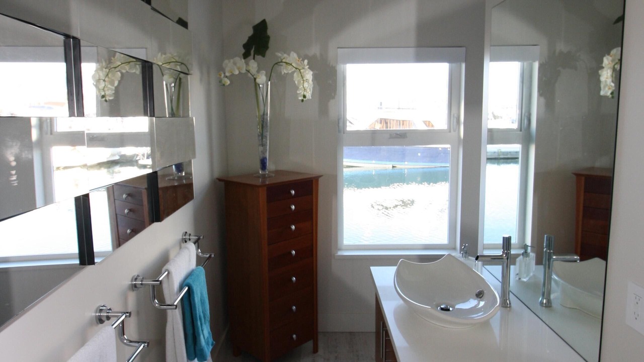 Photo of Bathroom in Lower Lonsdale