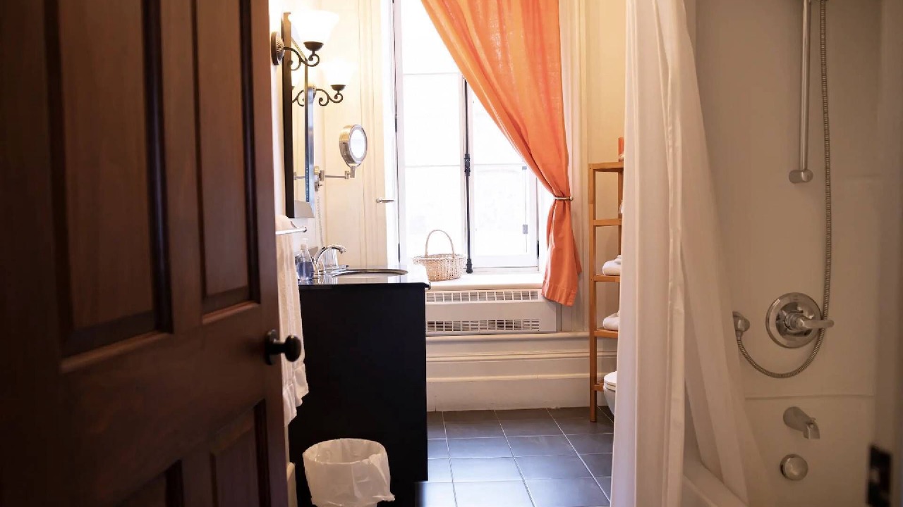 Photo of Bathroom in Lower Town