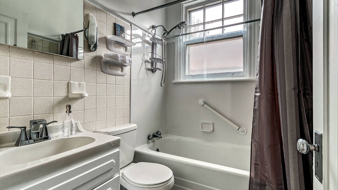 Photo of Bathroom in Montcalm