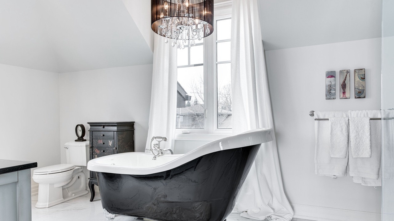 Photo of Bathroom in Port Dalhousie