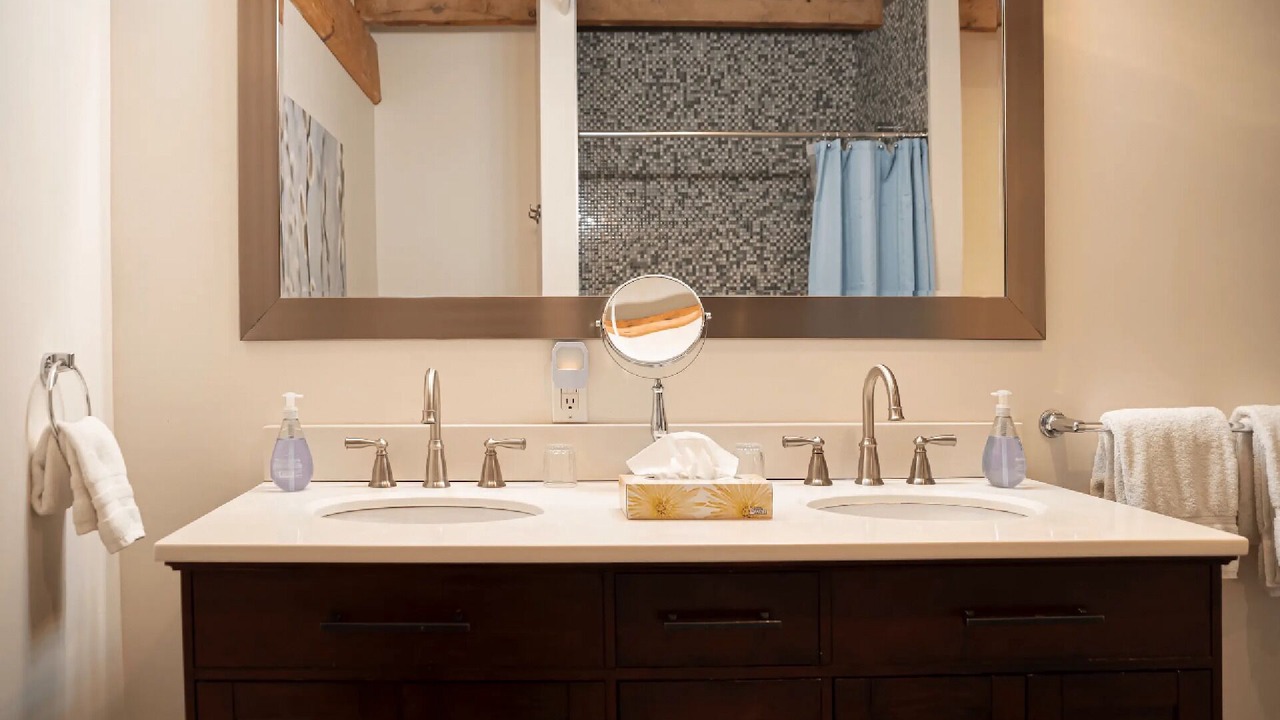 Photo of Bathroom in Lower Town