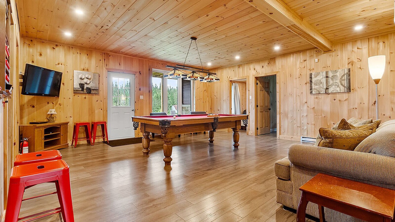 Photo of Livingroom in Val-des-Lacs