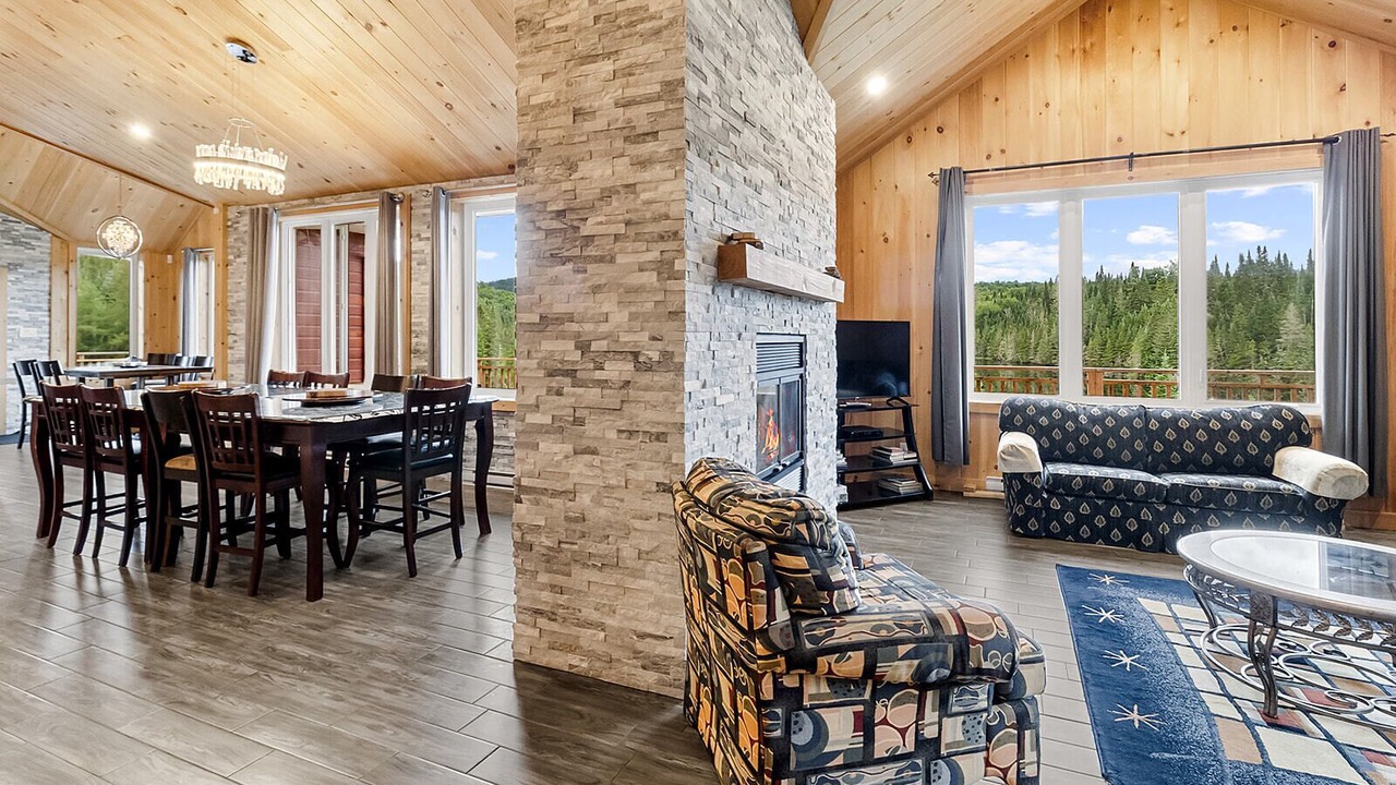 Photo of Livingroom in Val-des-Lacs