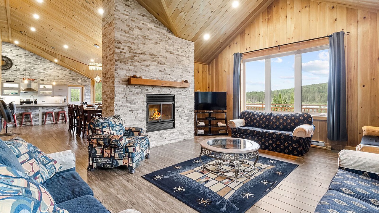 Photo of Livingroom in Val-des-Lacs