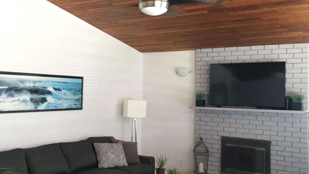 Photo of Livingroom in Downtown Squamish