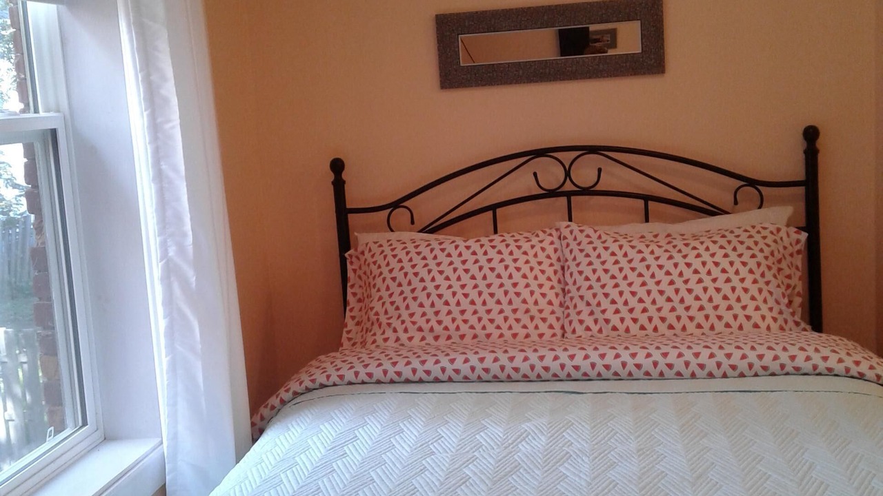 Photo of Bedroom in Queens Square
