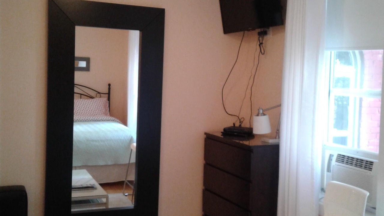 Photo of Bedroom in Queens Square