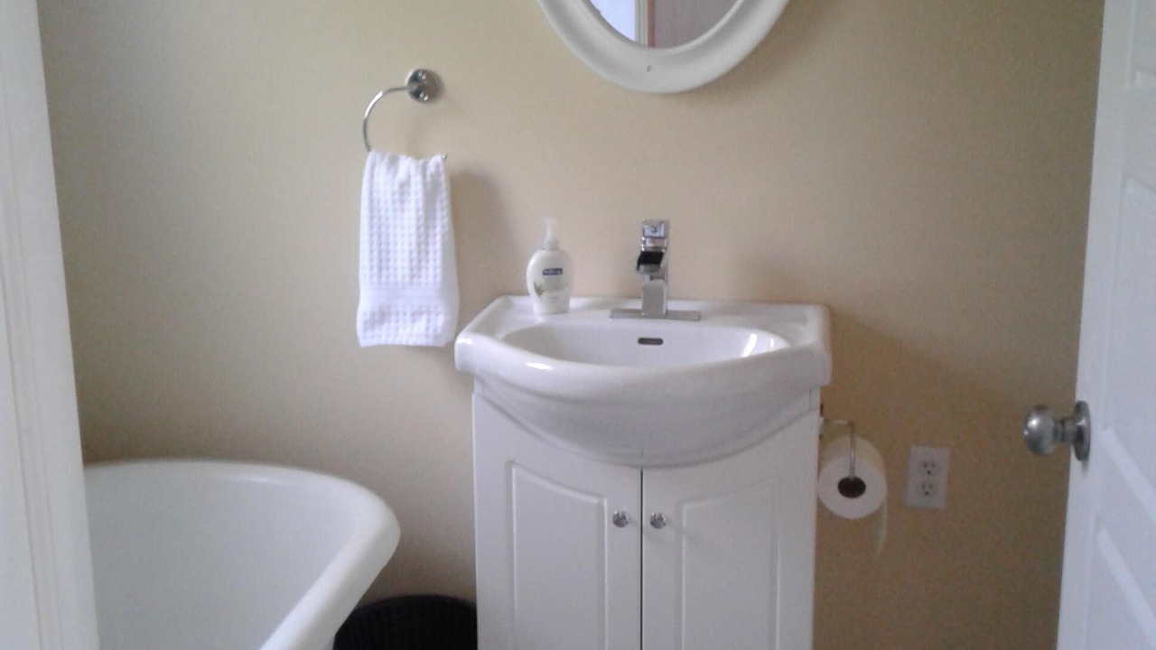 Photo of Bathroom in Queens Square