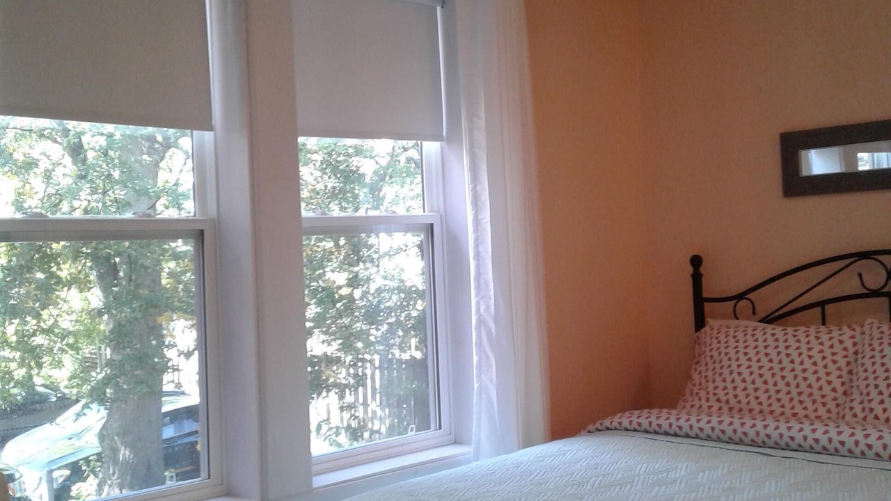 Photo of Bedroom in Queens Square