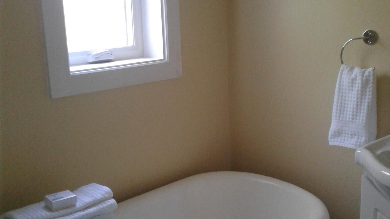 Photo of Bathroom in Queens Square