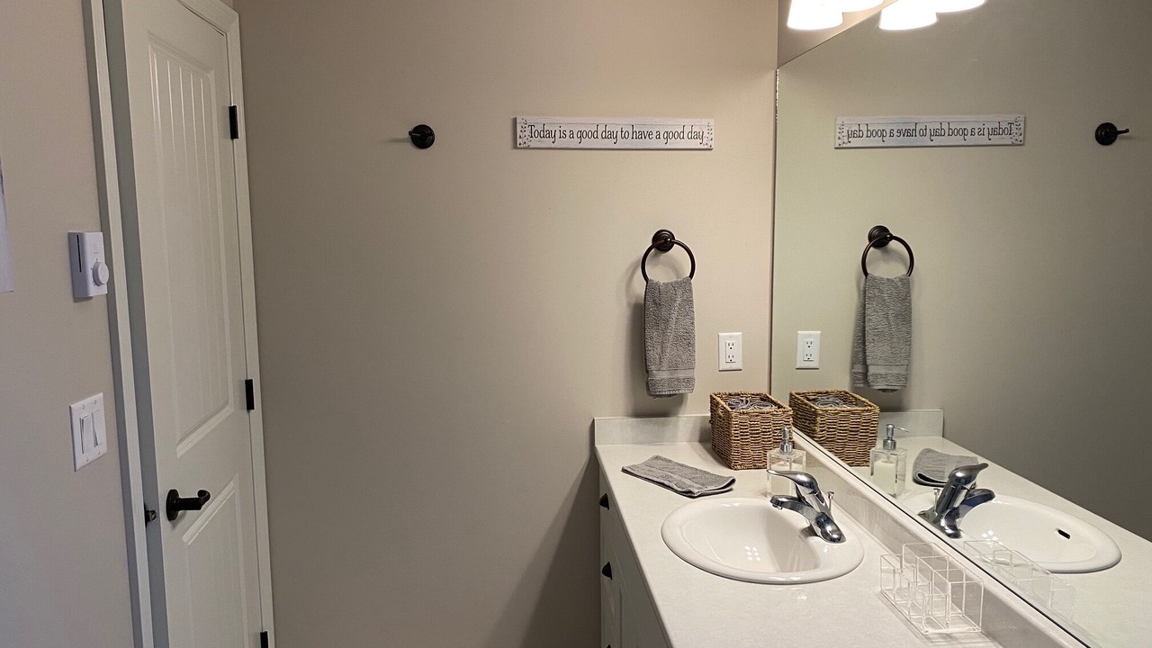Photo of Bedroom in Okanagan-Similkameen
