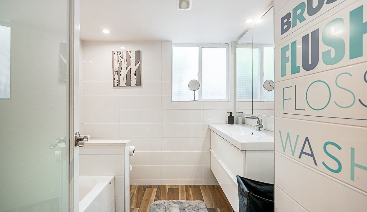 Photo of Bathroom in Upper Lonsdale